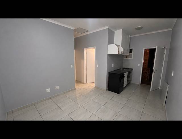 2 BEDROOM APARTMENT FOR SALE IN SOUTH HILLS